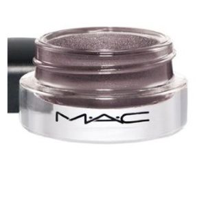 MAC dangerous cuvèe paint pot